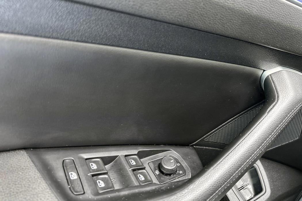 VOLKSWAGEN Passat 2019