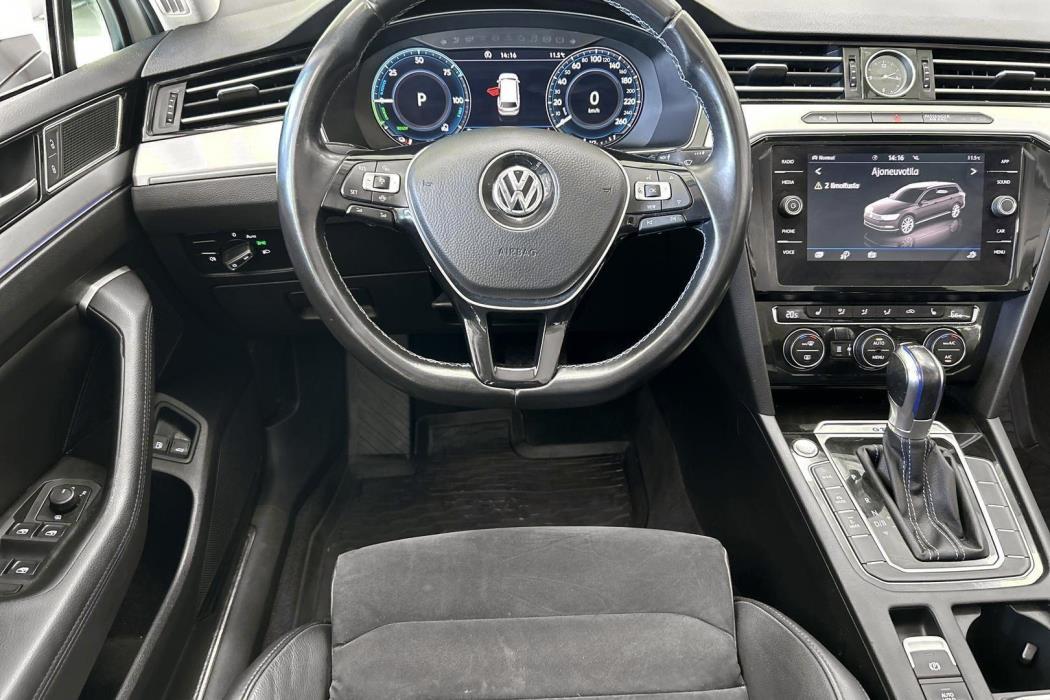 VOLKSWAGEN Passat 2019
