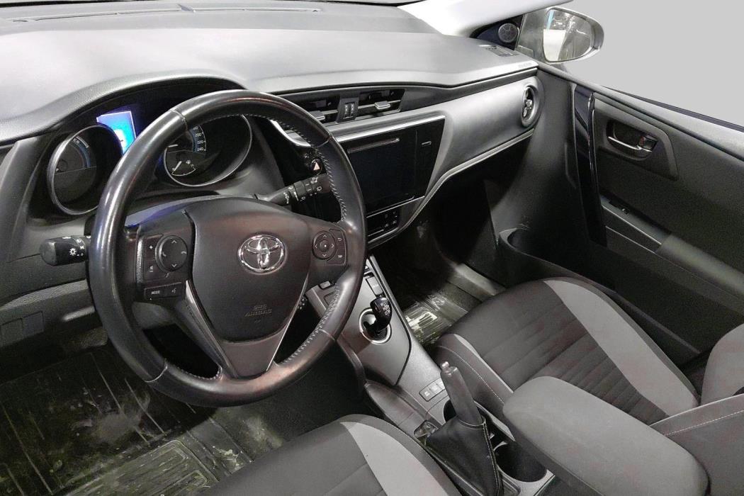 TOYOTA Auris 2016