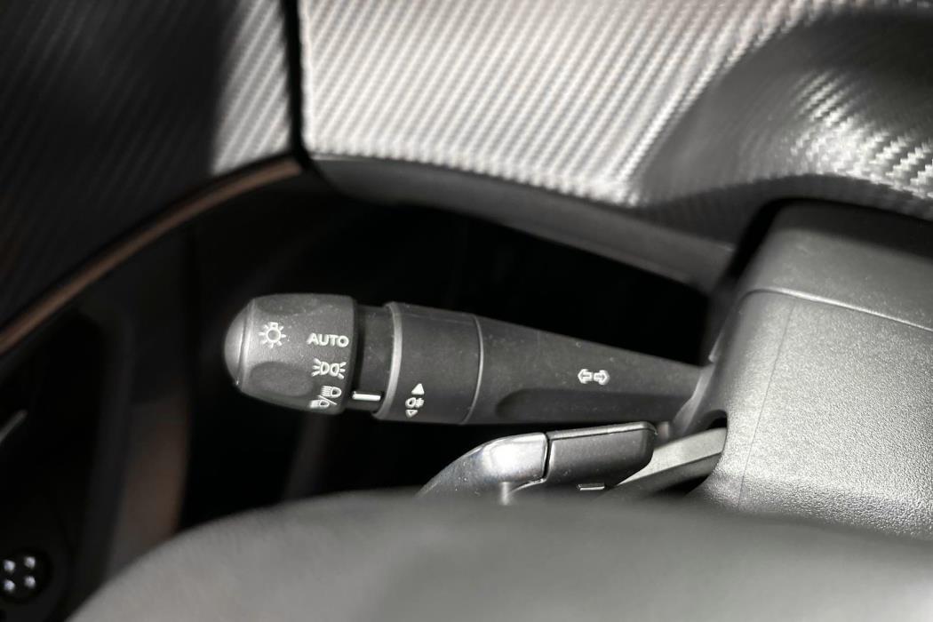 PEUGEOT 2008 2021