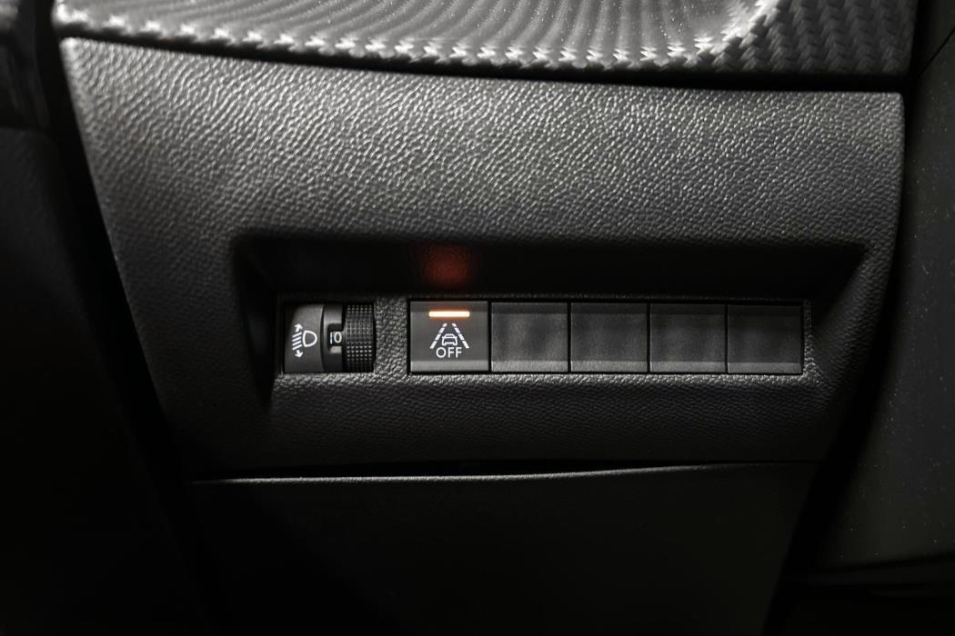 PEUGEOT 2008 2021