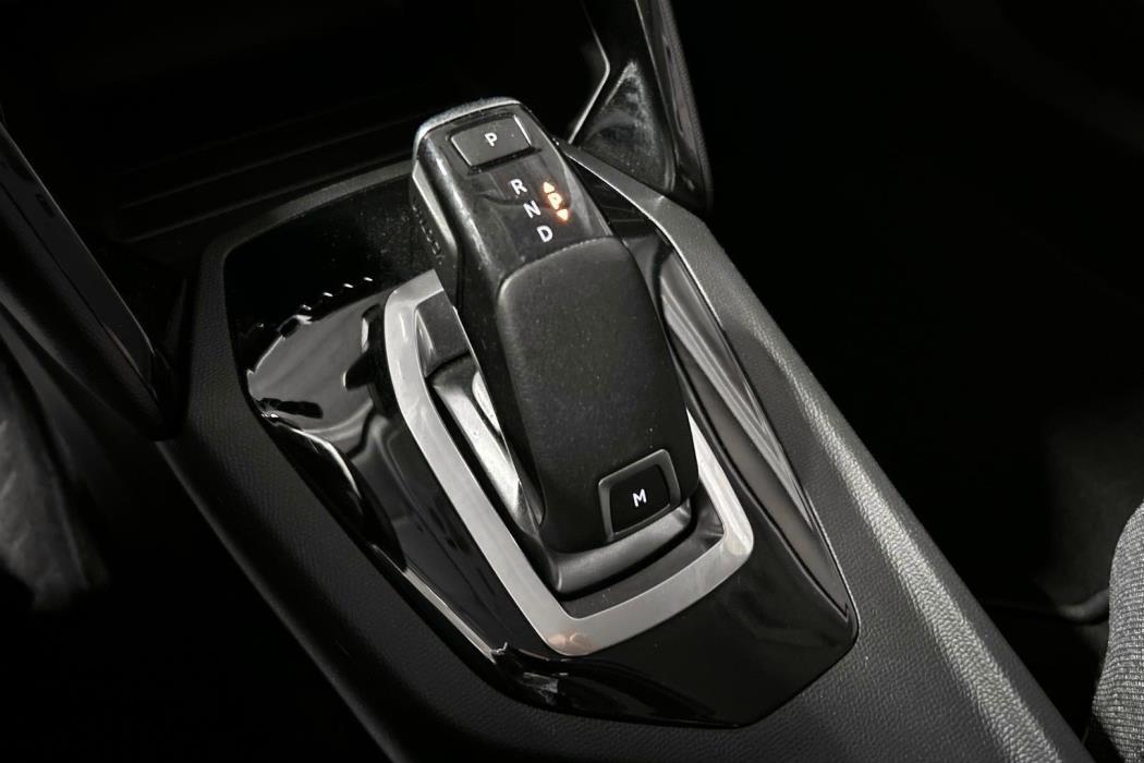PEUGEOT 2008 2021