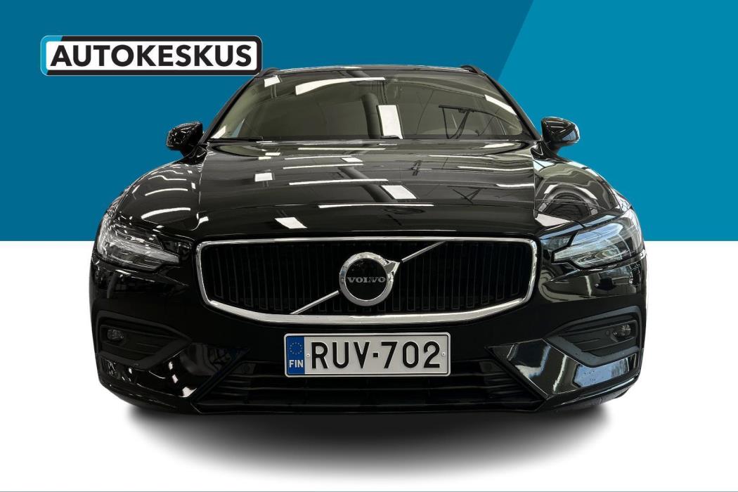 VOLVO V60 2023