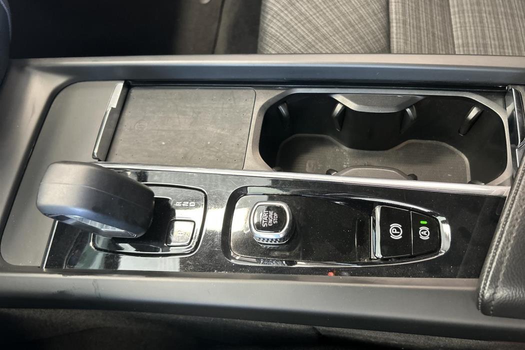 VOLVO V60 2023