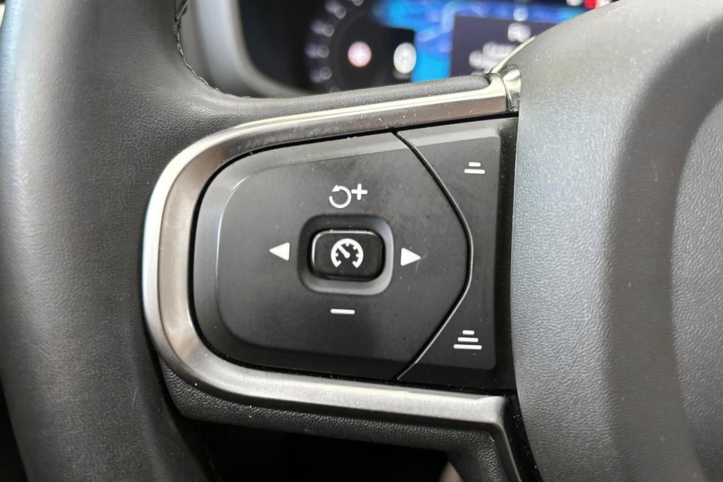 VOLVO V60 2023