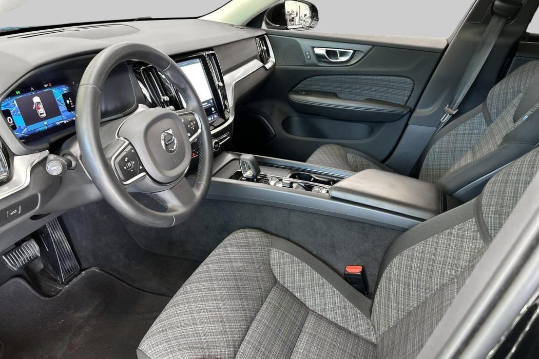 VOLVO V60 2023