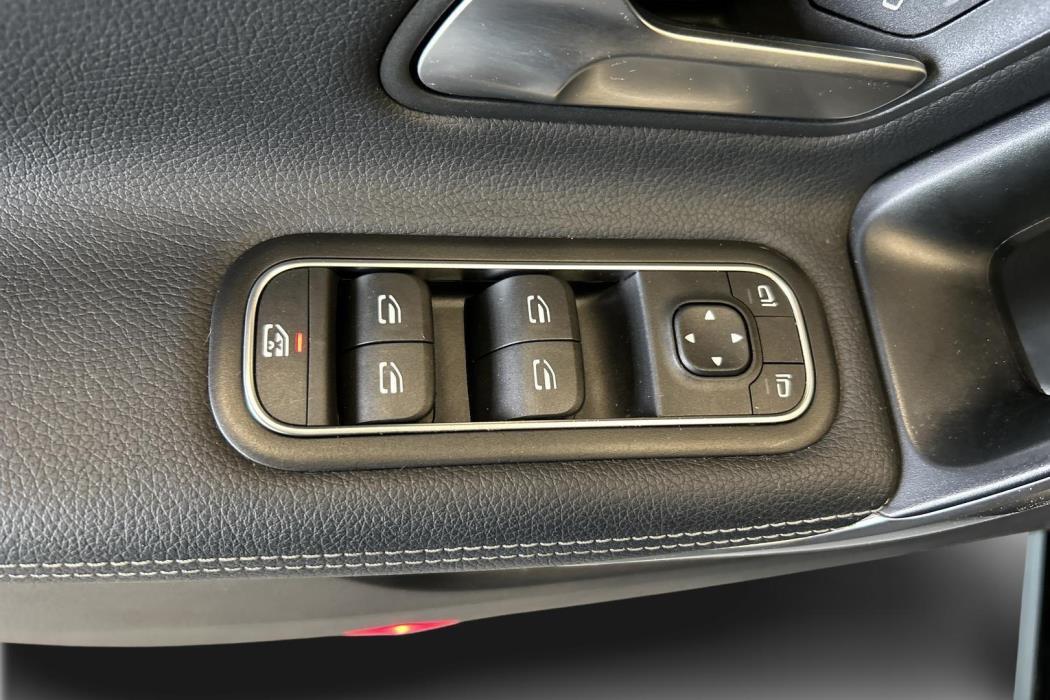 MERCEDES-BENZ CLA 2023