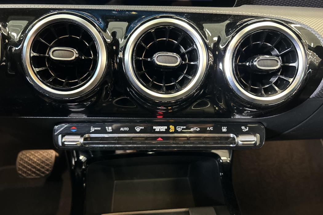 MERCEDES-BENZ CLA 2023