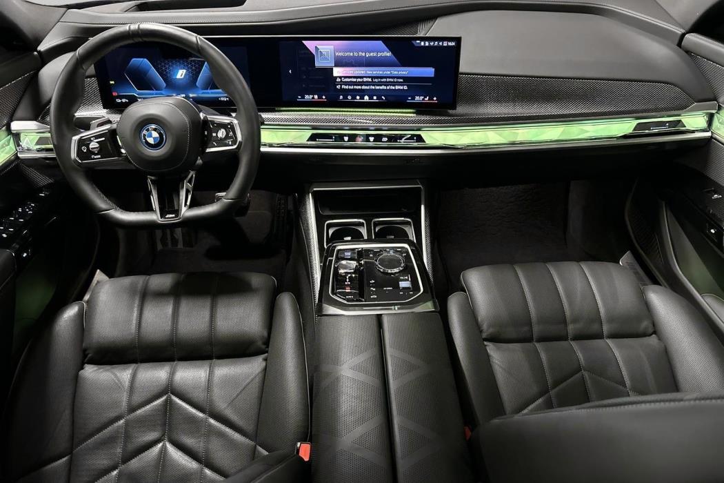 BMW i7 2025