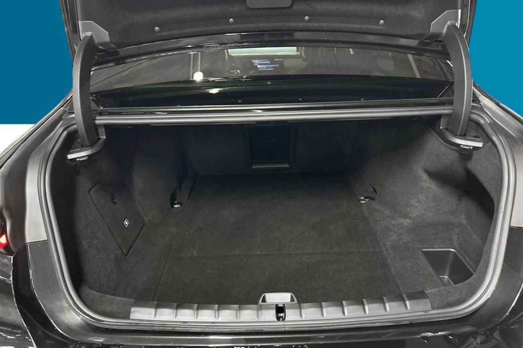 BMW i7 2025