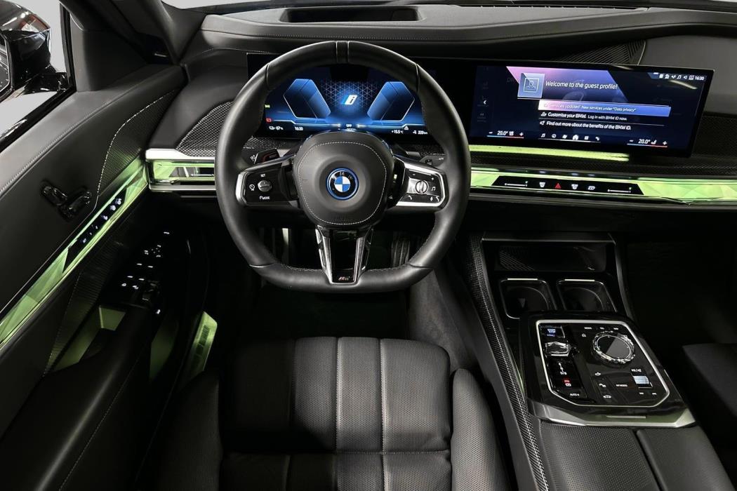 BMW i7 2025