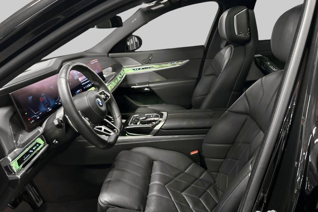 BMW i7 2025