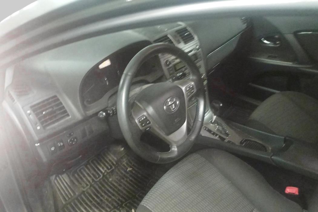 TOYOTA Avensis 2010