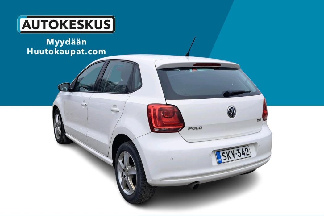 VOLKSWAGEN Polo 2013