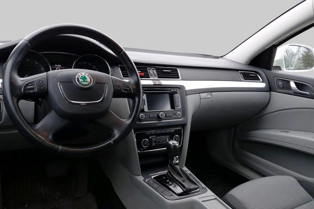 SKODA Superb 2013