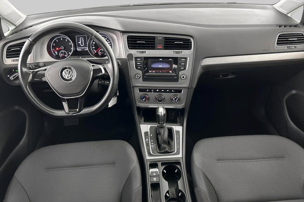 VOLKSWAGEN Golf 2016