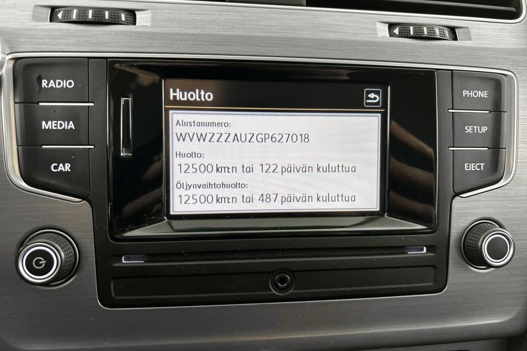 VOLKSWAGEN Golf 2016