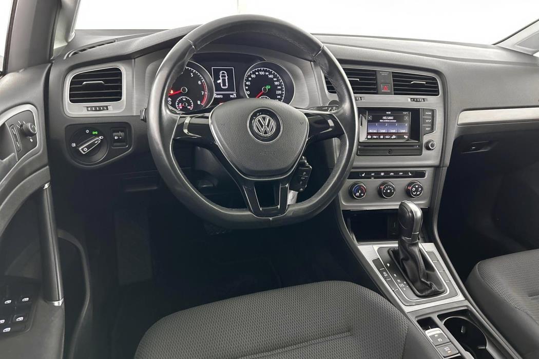 VOLKSWAGEN Golf 2016