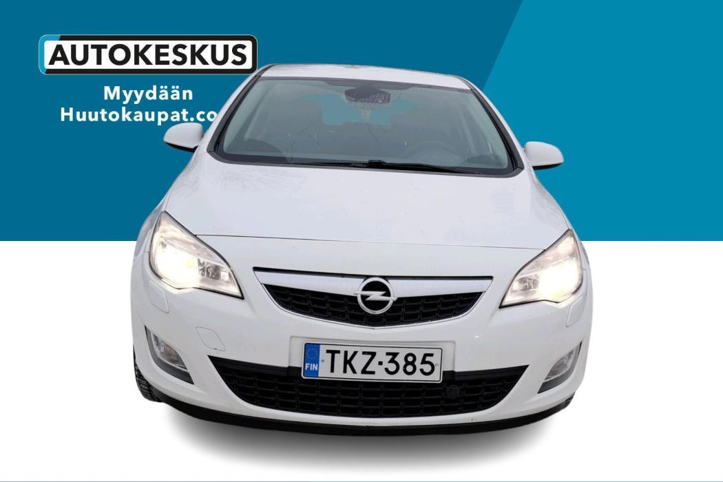 OPEL Astra 2011