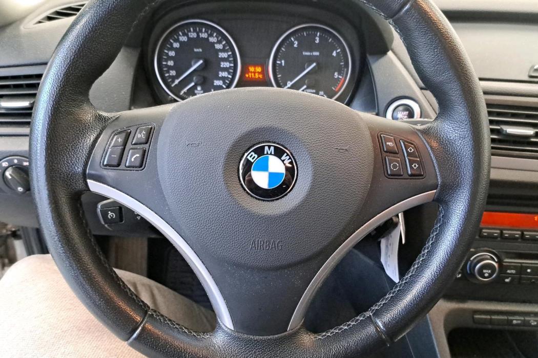BMW X1 2011