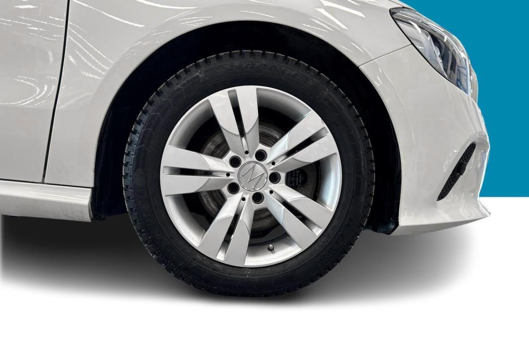 MERCEDES-BENZ A 2017