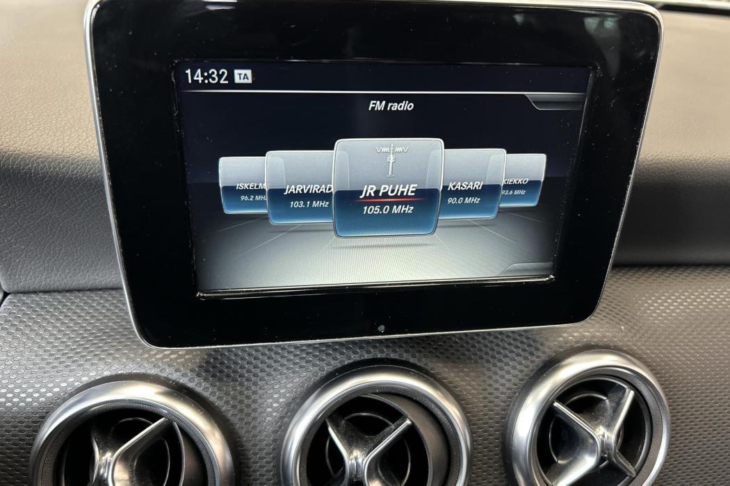 MERCEDES-BENZ A 2017