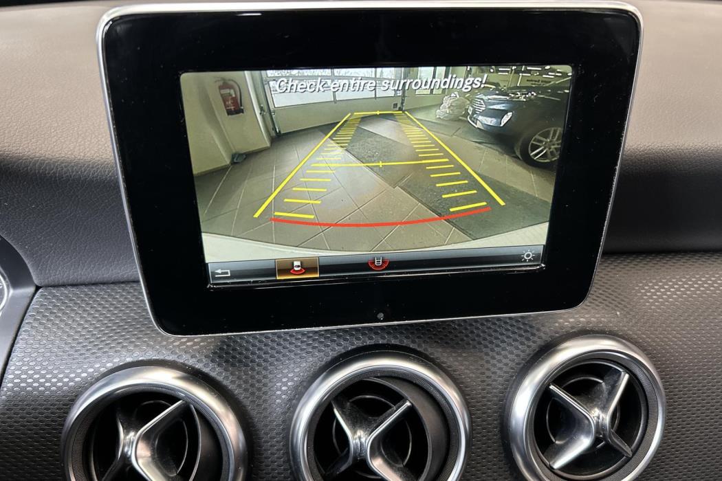 MERCEDES-BENZ A 2017