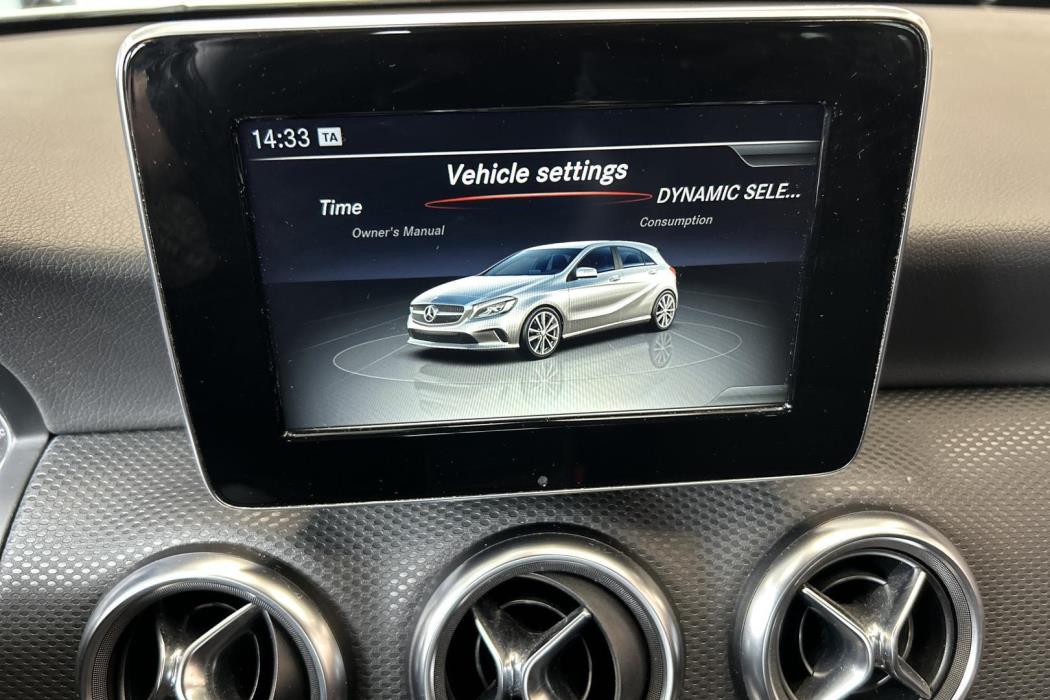 MERCEDES-BENZ A 2017