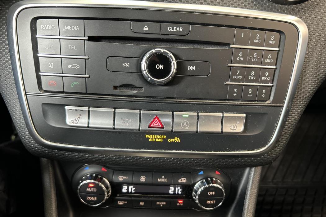 MERCEDES-BENZ A 2017