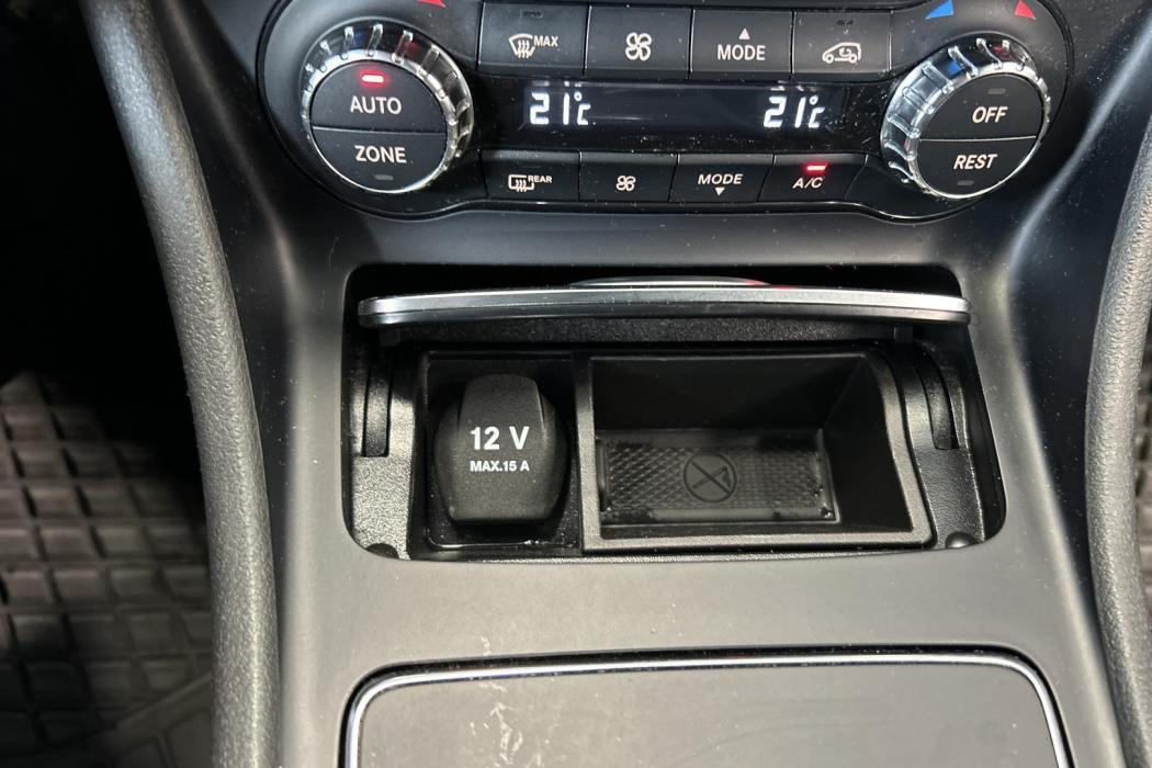 MERCEDES-BENZ A 2017