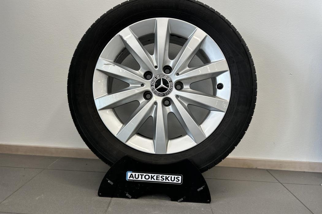 MERCEDES-BENZ A 2017