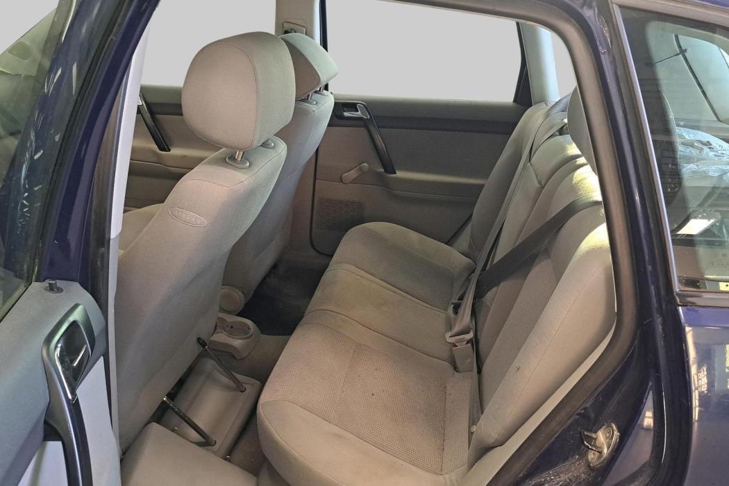 VOLKSWAGEN Polo 2004
