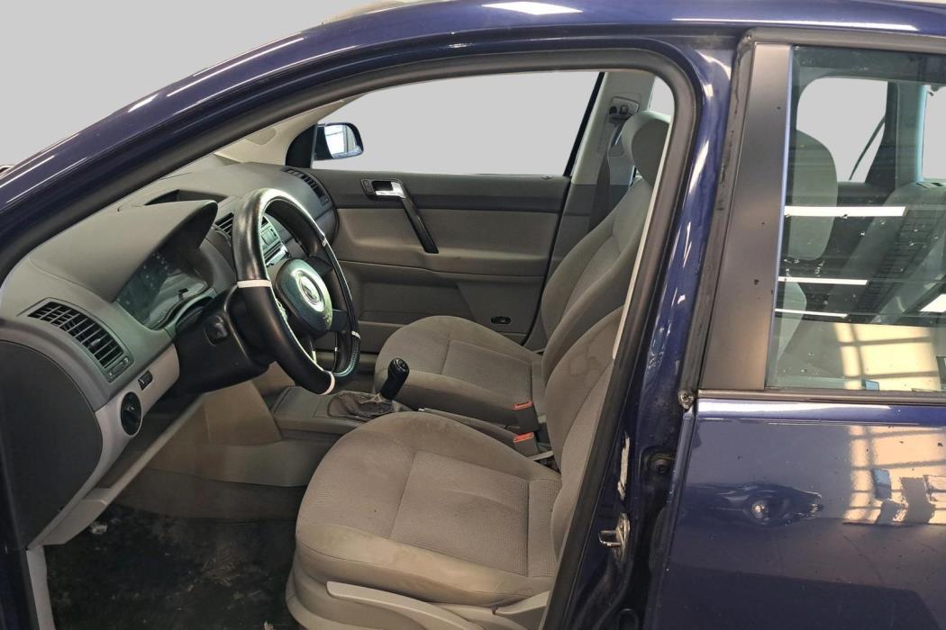 VOLKSWAGEN Polo 2004