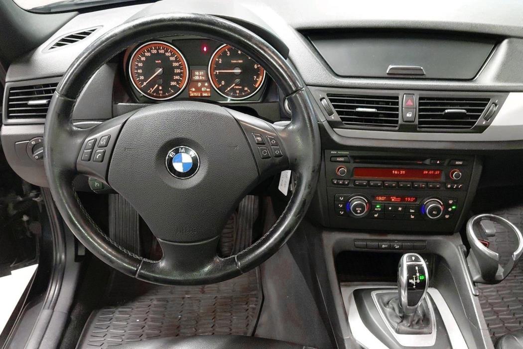 BMW X1 2011