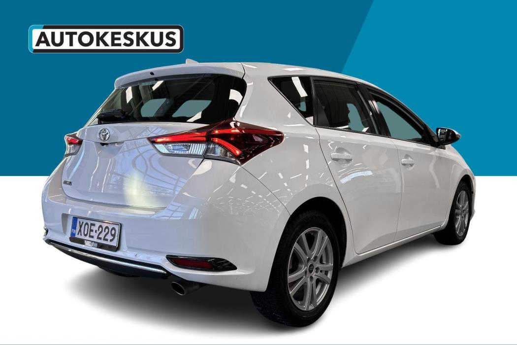 TOYOTA Auris 2017