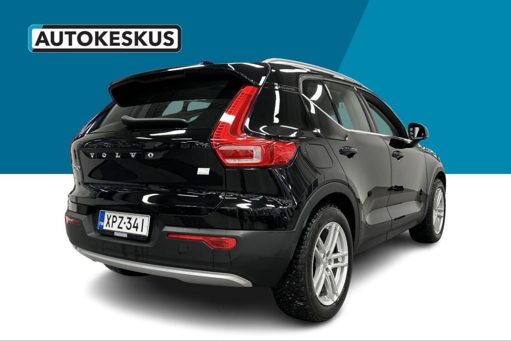 VOLVO XC40 2021