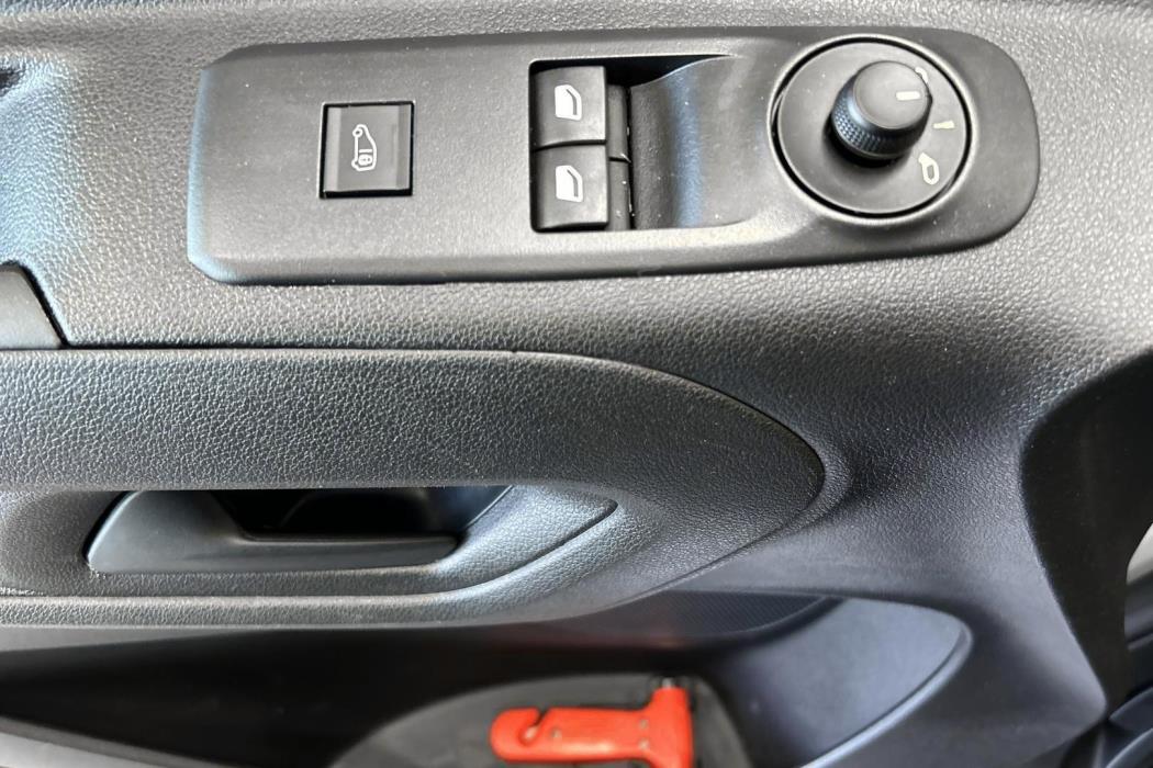 PEUGEOT e-Partner 2023