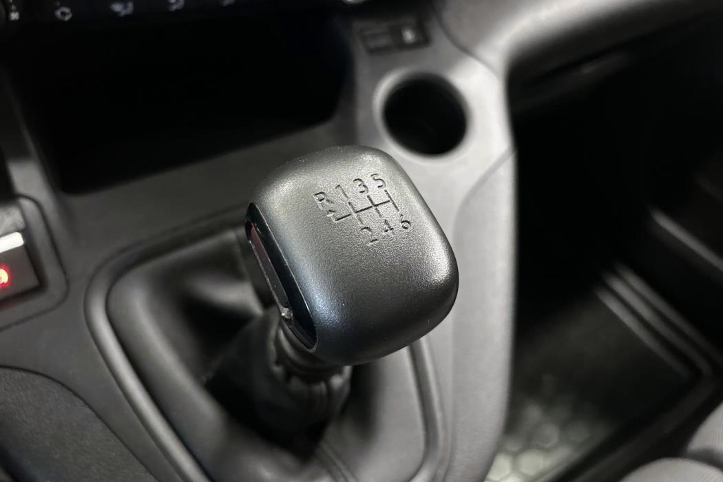 PEUGEOT Partner 2023