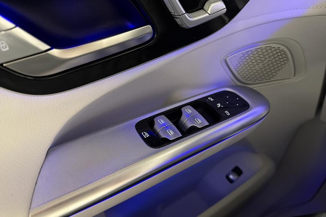 MERCEDES-BENZ EQE SUV 2023