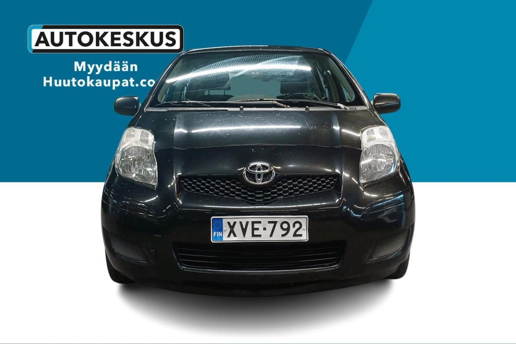 TOYOTA Yaris 2010