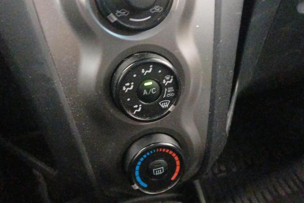 TOYOTA Yaris 2010