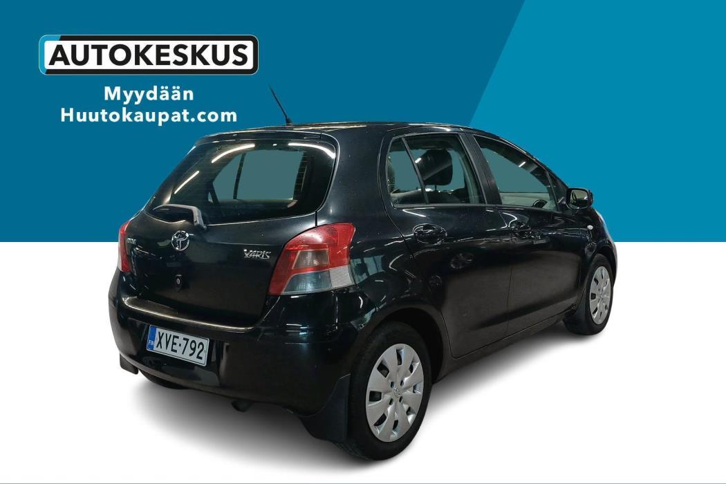 TOYOTA Yaris 2010
