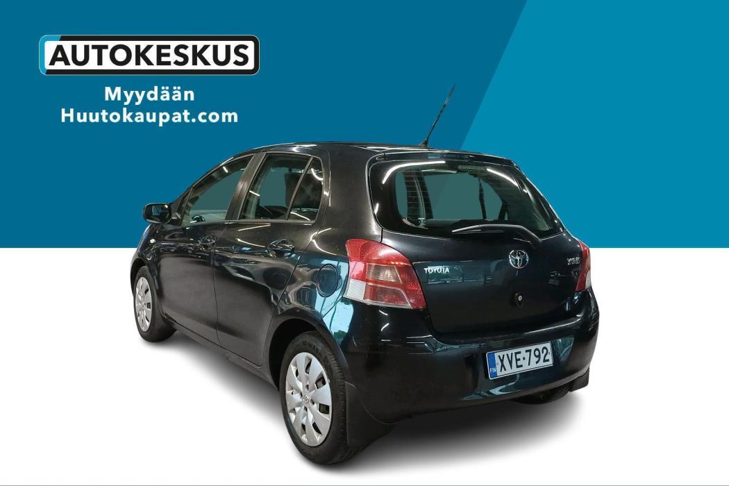 TOYOTA Yaris 2010