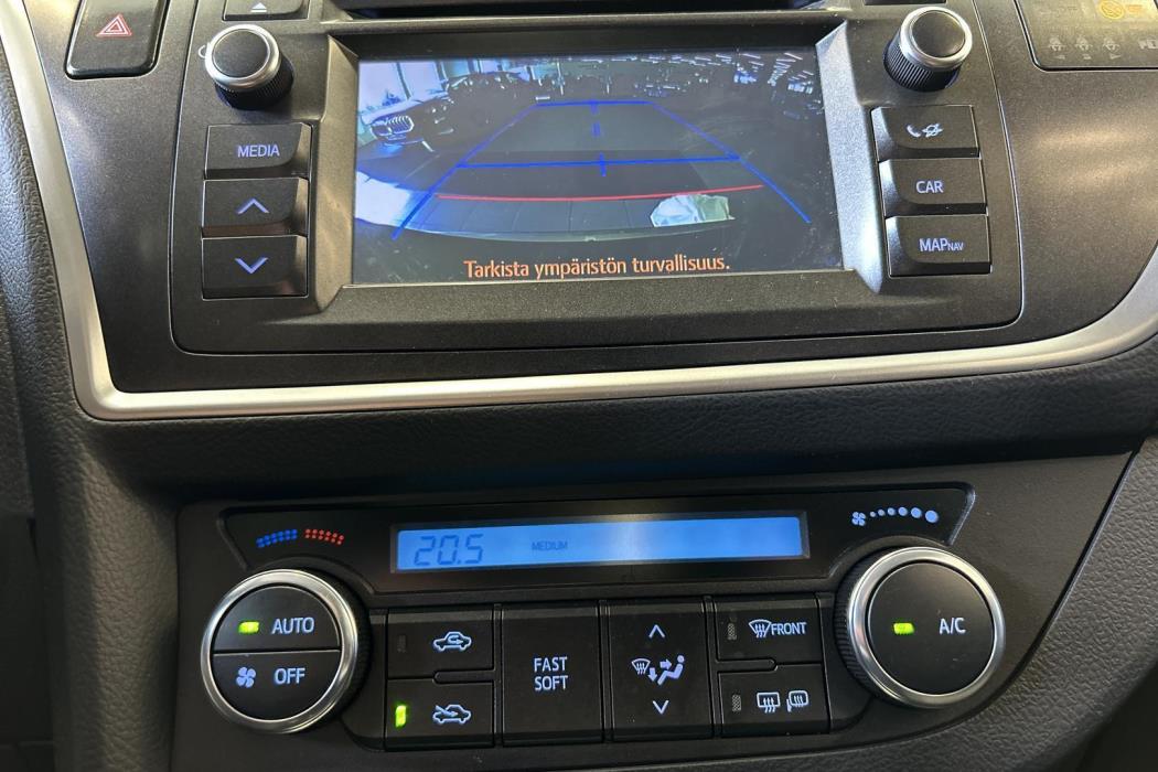 TOYOTA Auris 2015