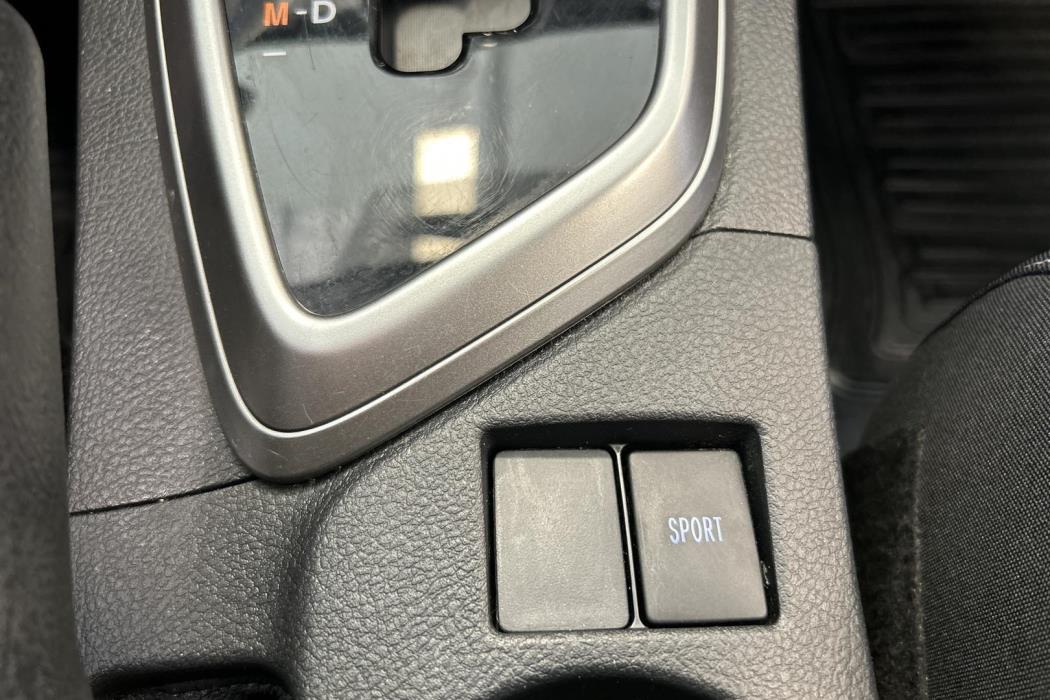 TOYOTA Auris 2015