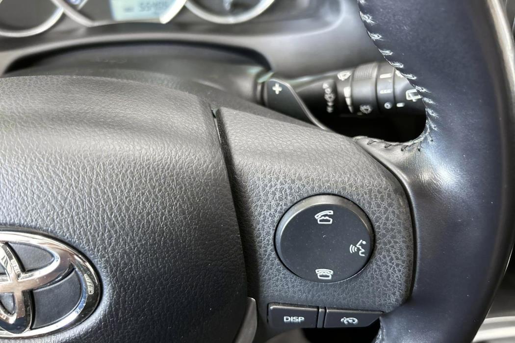 TOYOTA Auris 2015