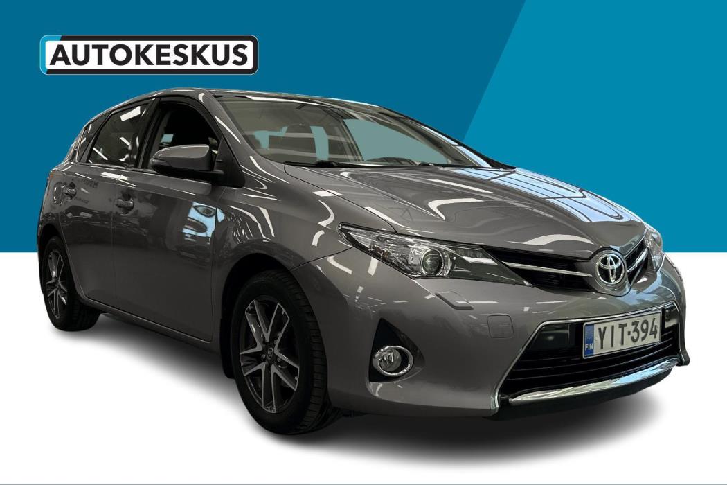 TOYOTA Auris 2015