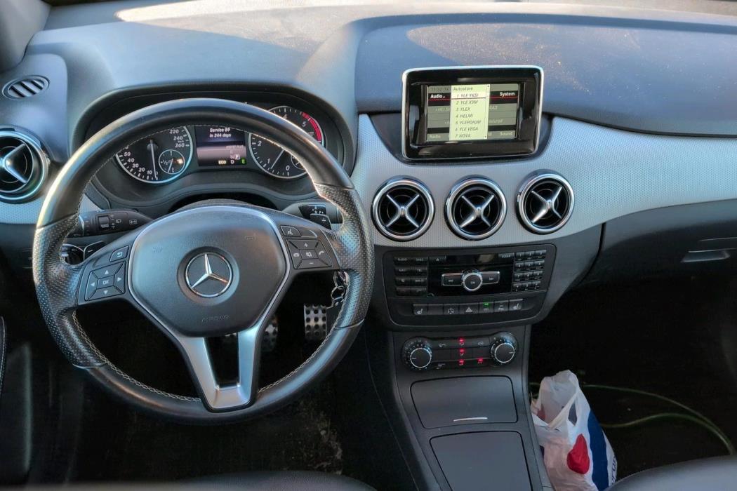 MERCEDES-BENZ B 2013
