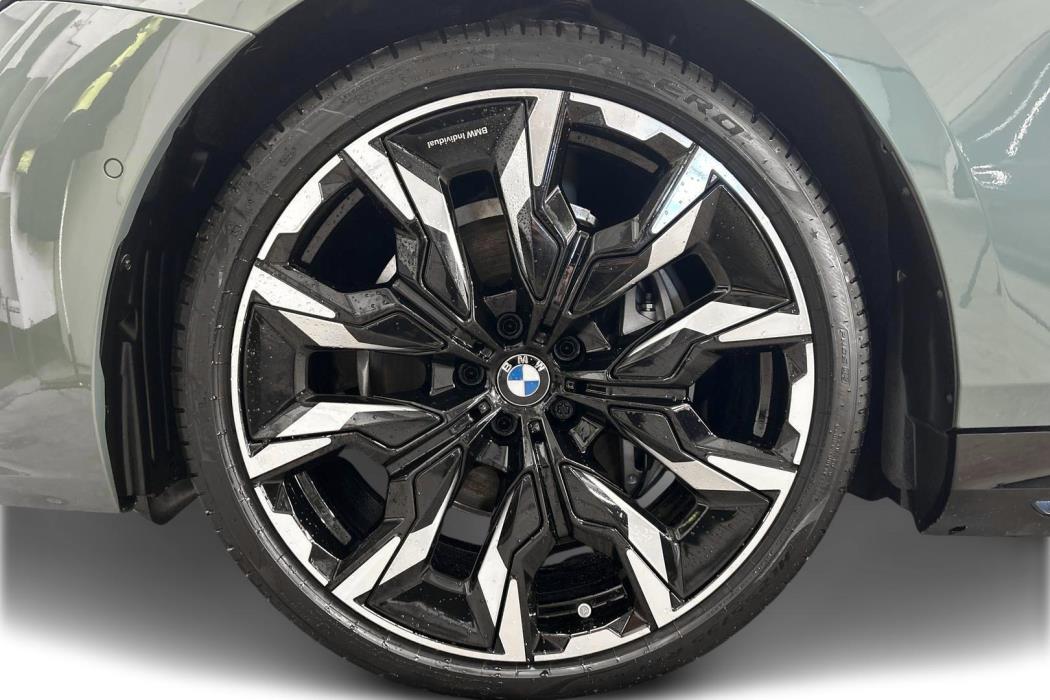 BMW i5 2025