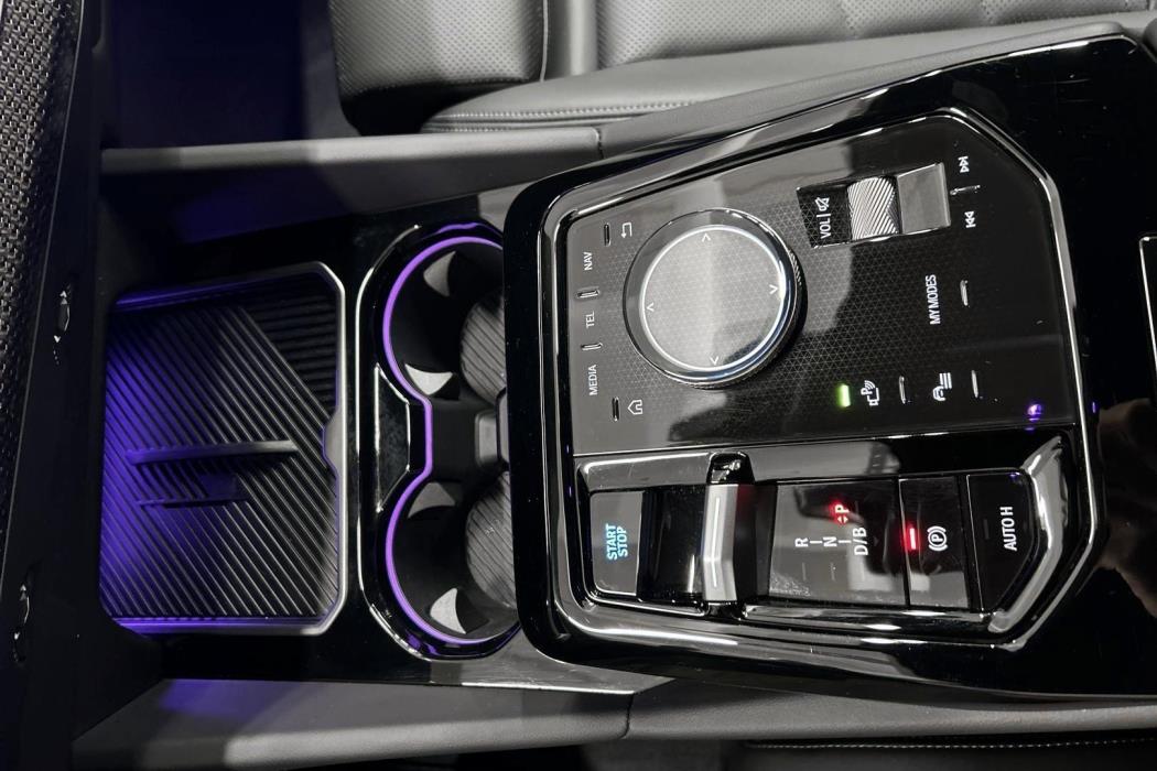 BMW i5 2025